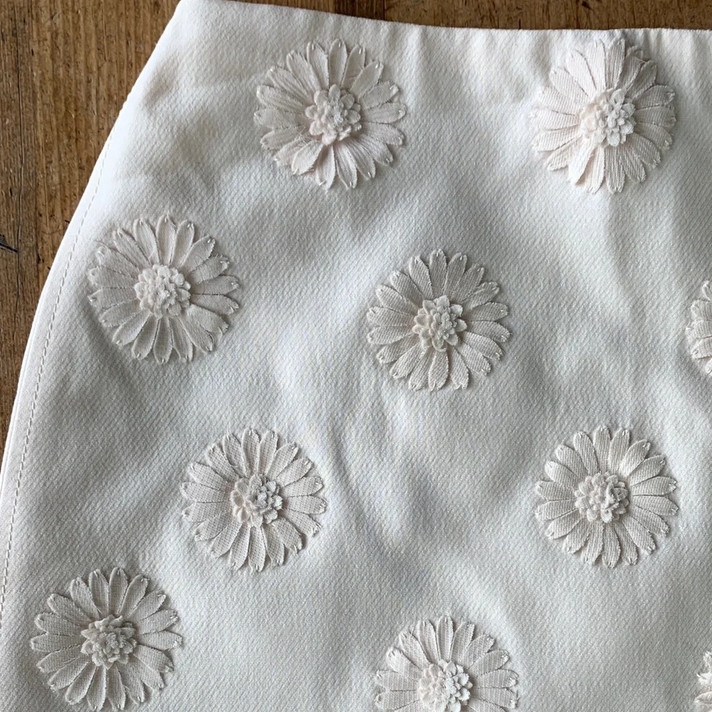 Valentino White Floral Silk Wool Mini Skirt - Picture 15 of 16